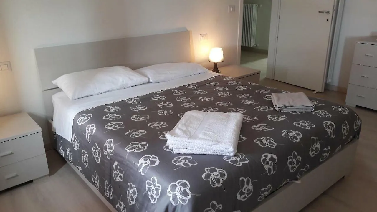 Ferienwohnung Residenza Lux Fronte Mare Vado Ligure